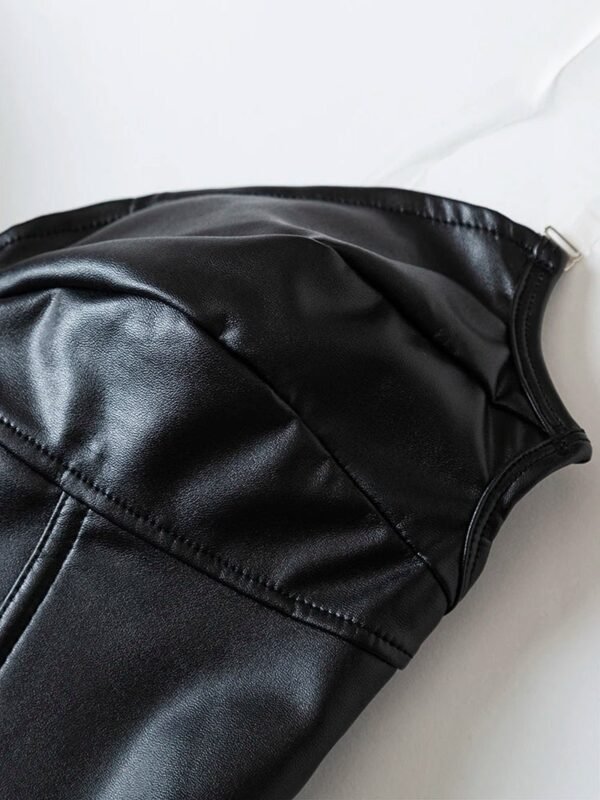 Black Strapless Corset Top For Chic Style 23 Black Strapless Corset Top For Chic Style Close-up of a black strapless corset top featuring a sleek finish and structured design